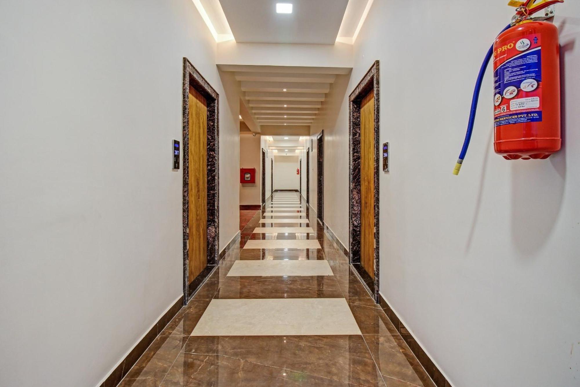 Townhouse Oak Vs Shivanya Lucknow Exterior photo