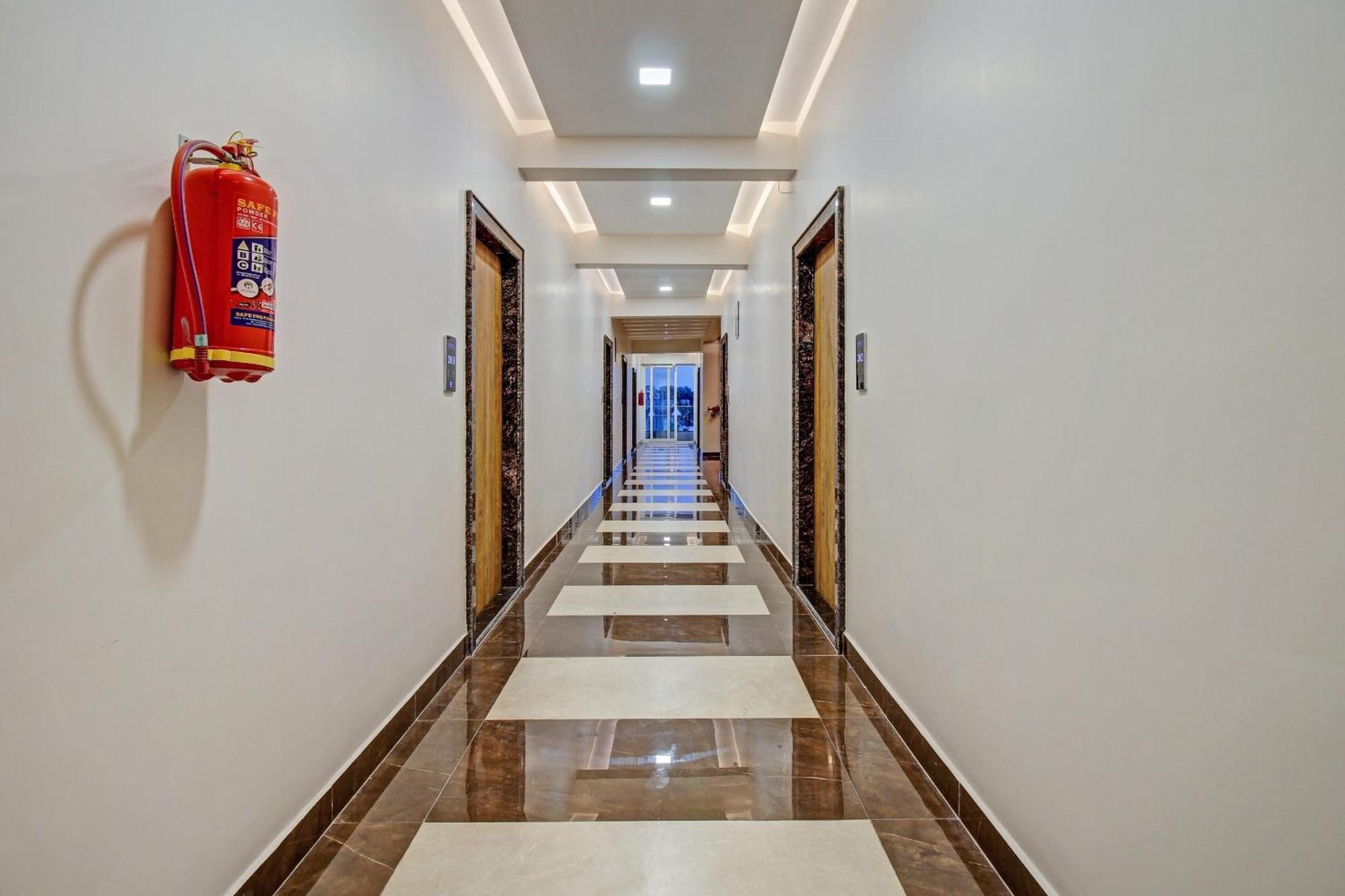Townhouse Oak Vs Shivanya Lucknow Exterior photo