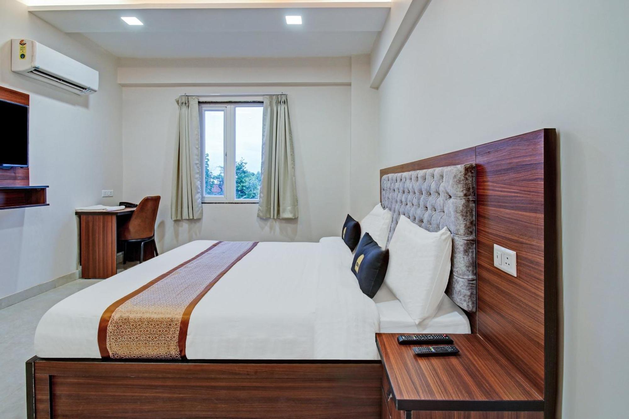 Townhouse Oak Vs Shivanya Lucknow Exterior photo