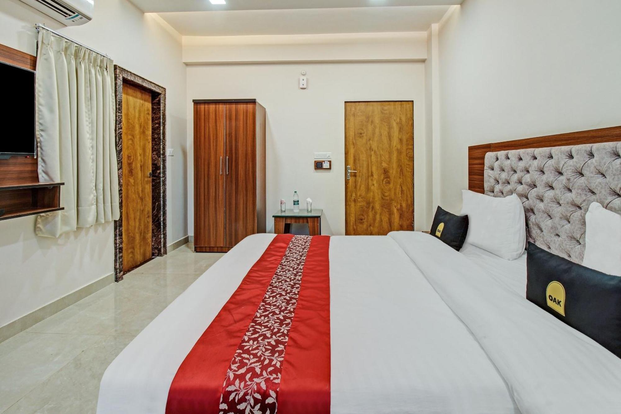 Townhouse Oak Vs Shivanya Lucknow Exterior photo