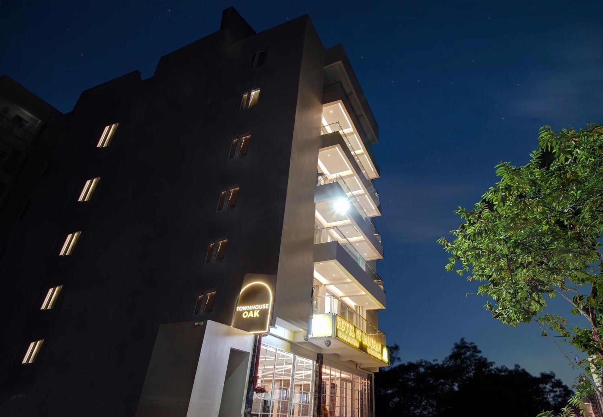 Townhouse Oak Vs Shivanya Lucknow Exterior photo