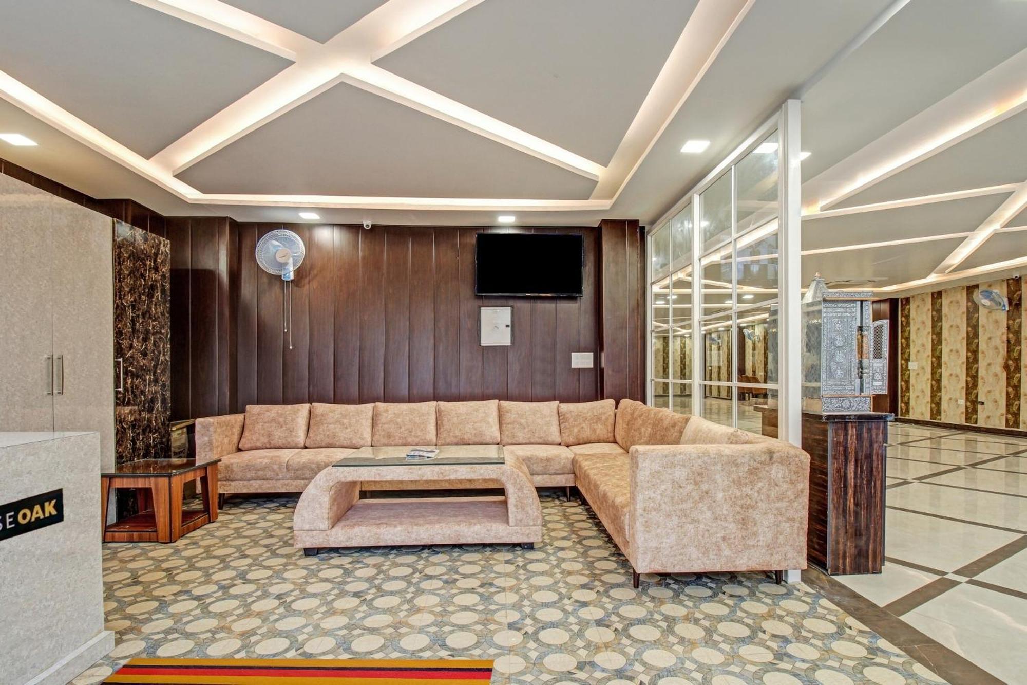 Townhouse Oak Vs Shivanya Lucknow Exterior photo